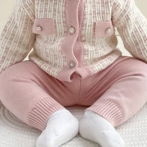 Ensemble naissance fille 3 pièces en tricot – veste, cardigan et pantalon doux