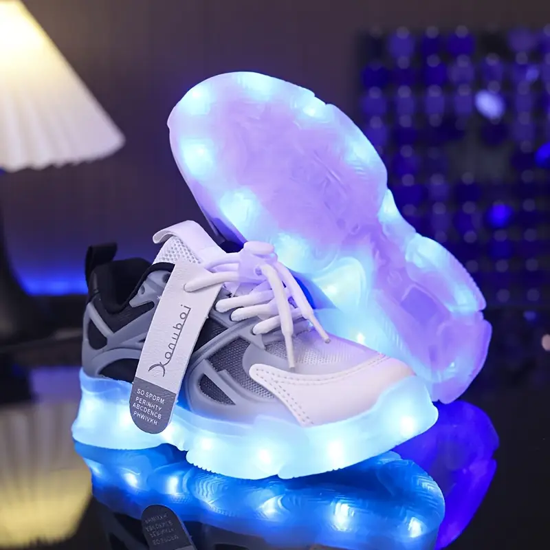 Baskets enfant à LED lumineuses – rechargeables et effet phosphorescent – Image 2