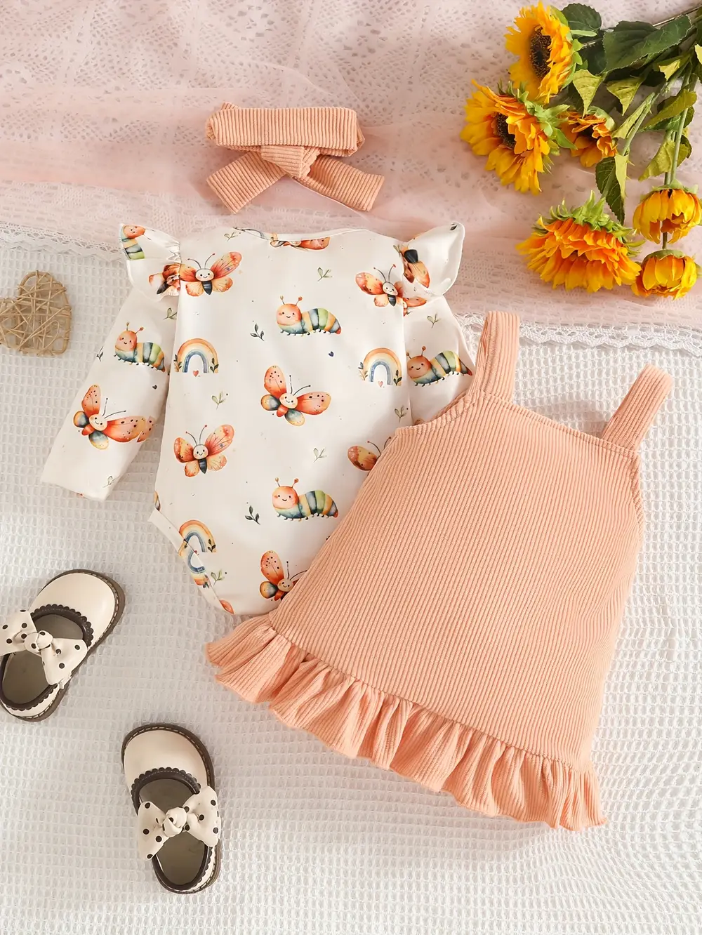 Ensemble naissance bébé fille en velours avec robe, haut volanté et bandeau – Image 3