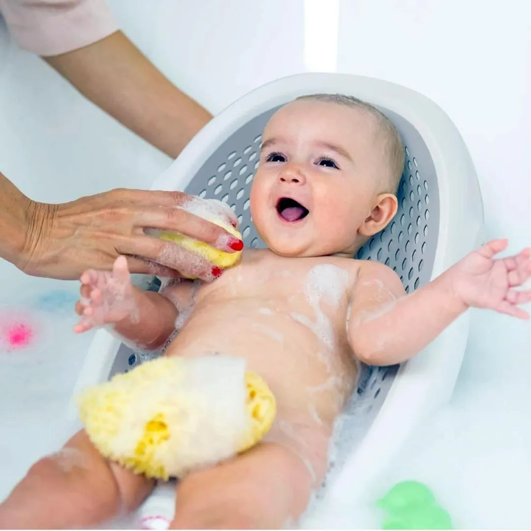 Siège de bébé pour le bain – Sécurité et confort mains libres pour le laver en toute sérénité – Image 3