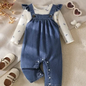Ensemble naissance bébé fille – haut imprimé manches longues et salopette jean volantée