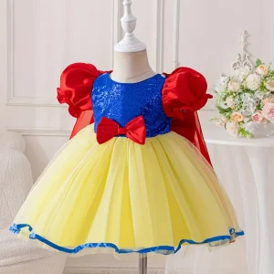 Robe de princesse fille avec cape et manches bouffantes style conte de fées