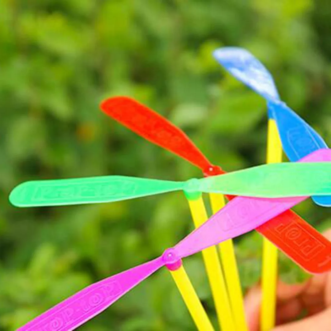 Hélice libellule en plastique – Jouet ludique et coloré pour enfants – Stimule l’imagination et l’activité en plein air – Image 2