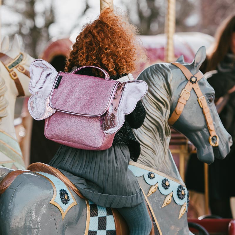 Petit sac à dos ailé Papillon, rose pailleté, Caramel & Cie – Image 4