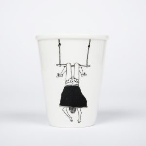 Tasse porcelaine Helen B, Fille sur trapèze