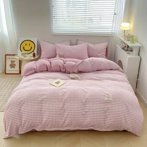 Parure de lit vichy rose tendre – Ambiance cocooning et charme rétro pour une chambre apaisante