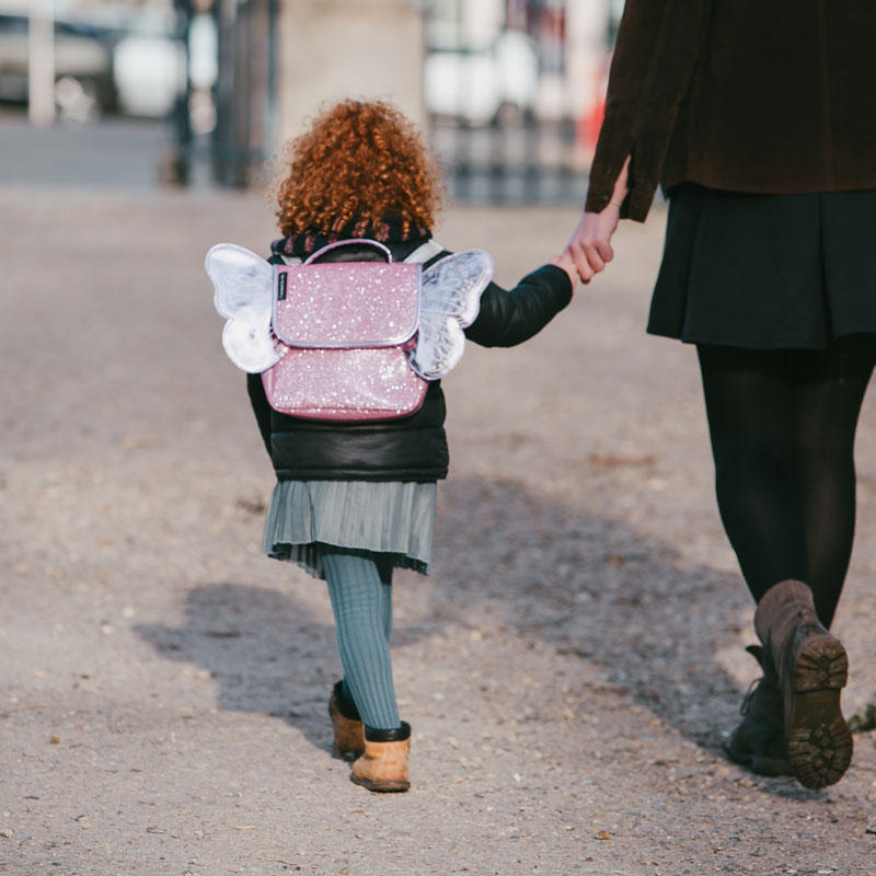 Petit sac à dos ailé Papillon, rose pailleté, Caramel & Cie – Image 3