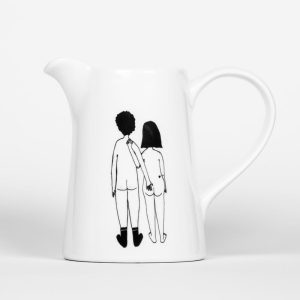 Petit Pichet en porcelaine Helen B, Couple Nu de dos