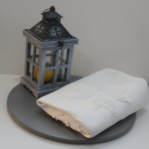 Tapis blanc artisanal – 1m x 1m45-50 – Chambre d’enfant