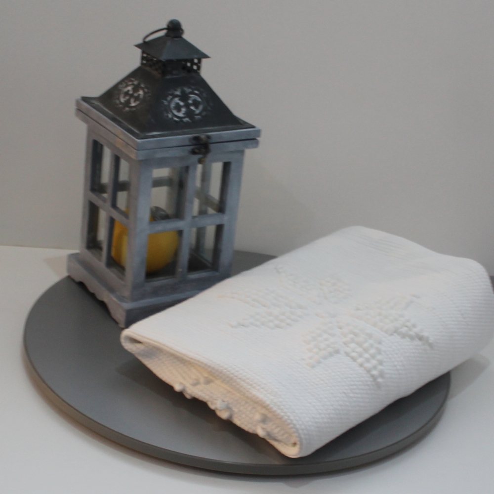 Tapis blanc artisanal – 70 cm x 1m35-40 – Chambre d’enfant – Image 2