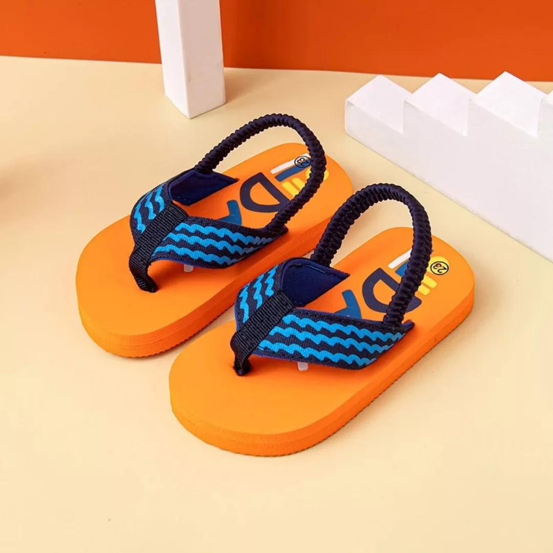 Tongs garçon avec bride arrière élastique – Maintien optimal pour courir et jouer tout l’été – Image 5