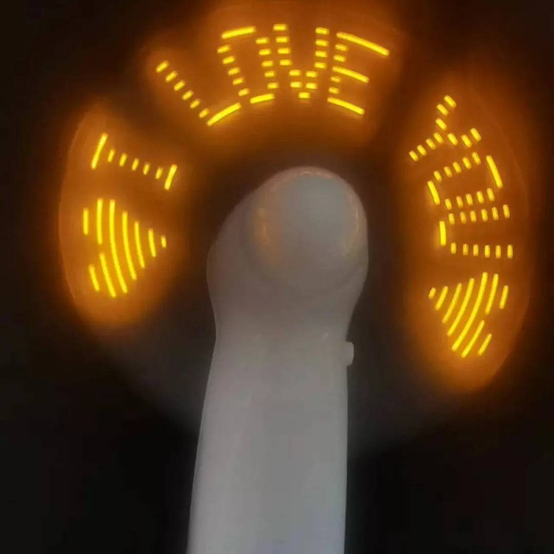 Ventilateur portable lumineux pour animation extérieure – Ambiance festive et fraîcheur garantie en été – Image 5